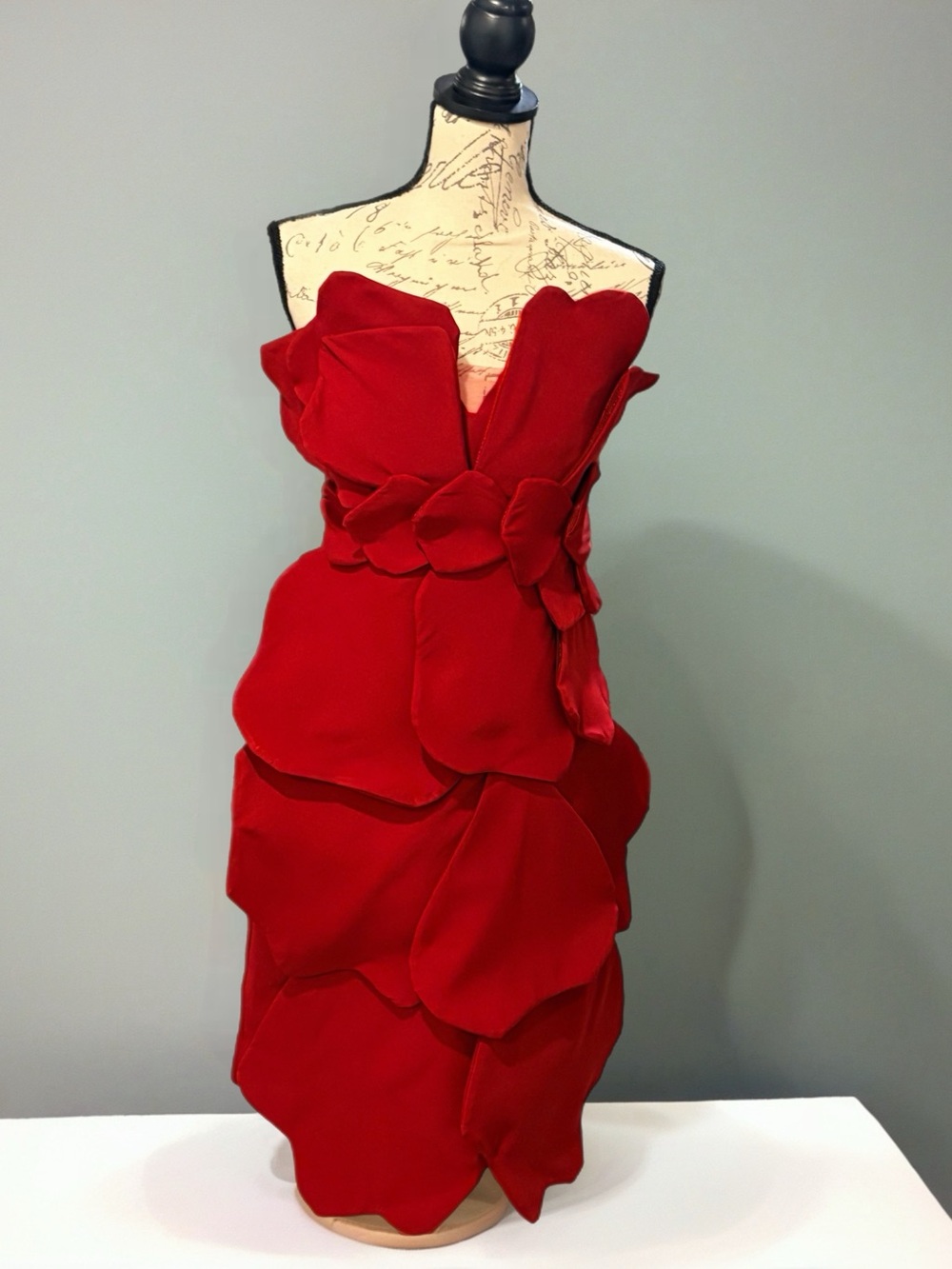 NWT Dalia MacPhee Strapless 3D Petal Dress Avant Garde Cocktail Sz M Whimsical
